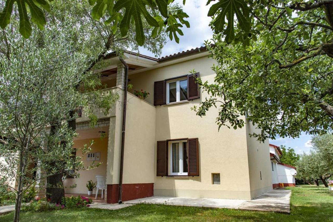 Flower Garden Rhapsody - Modern Family Apartments Near Fazana Fažana Exterior foto